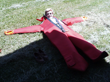1-sharon suit.jpg (95570 bytes)