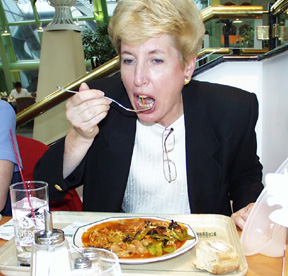 12-eating.jpg (93722 bytes)