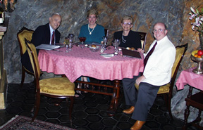 14-dinner.jpg (65712 bytes)