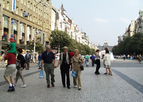 14-street.jpg (71729 bytes)