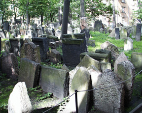 16-cemetary.jpg (87961 bytes)
