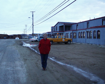 2-sharon iqaluit.jpg (84009 bytes)