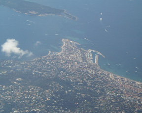 26-antibes.jpg (66849 bytes)