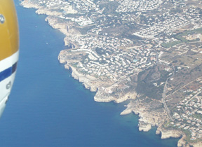 31-coast.jpg (69103 bytes)