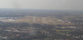 33-landing.jpg (38439 bytes)
