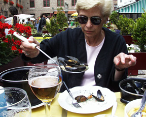 39-mussel.jpg (86734 bytes)