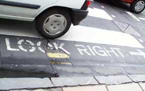 41-right.jpg (56996 bytes)