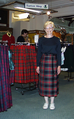 42-dress.jpg (105653 bytes)