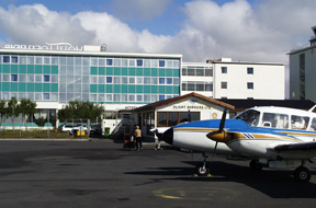 44-hotel.jpg (60491 bytes)