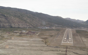 45-runway.jpg (48975 bytes)
