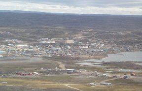 47-iqaluit.jpg (55617 bytes)