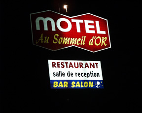 47-motel.jpg (62360 bytes)