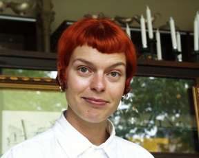 8-hairgirl.jpg (67002 bytes)