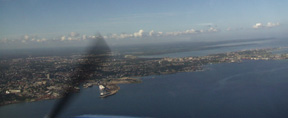 9-landing.jpg (30741 bytes)